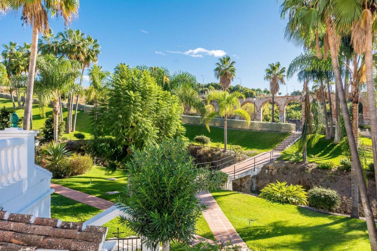 Lovely 2 Bedroom In Oasis De Capistrano, Lägenhet Nerja